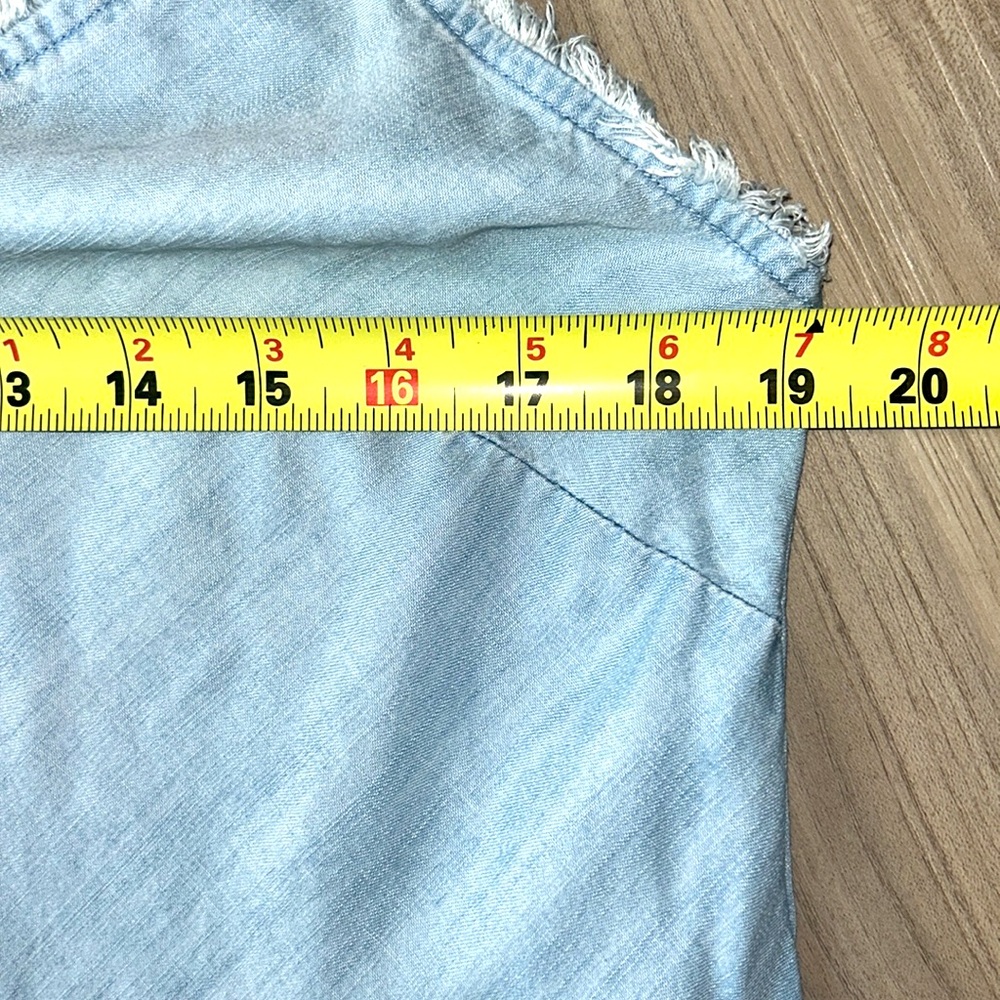 Cloth & Stone Anthropology 
Chambray V-Neck Tank Top L Distressed Frayed Denim - Picture 7 of 11